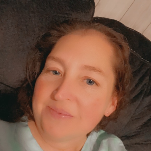 Meet your Posher, Jennifer - Picture 2 of 2